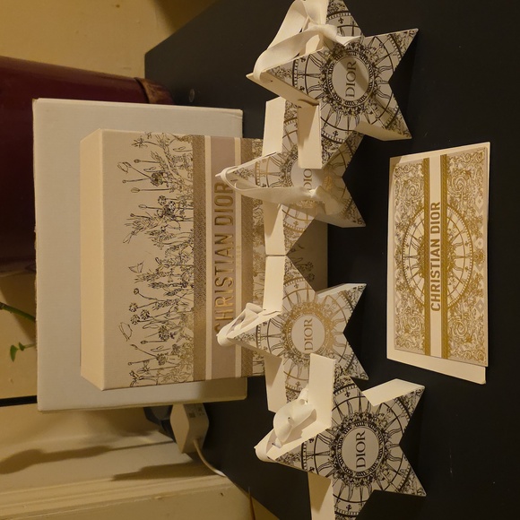 Dior Star-Shaped Ornament Set [W] Gift Box in White and Gold. New - Picture 1 of 5